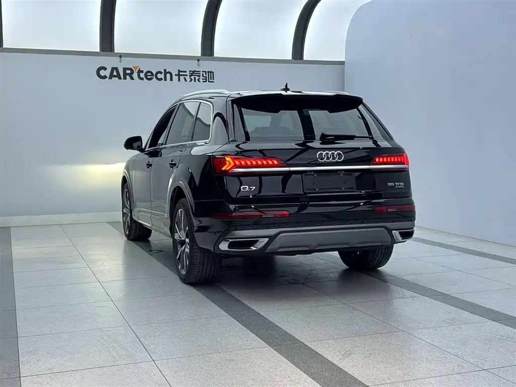 Audi Q7 2020 55 TFSI quattro S line Sport фото 5