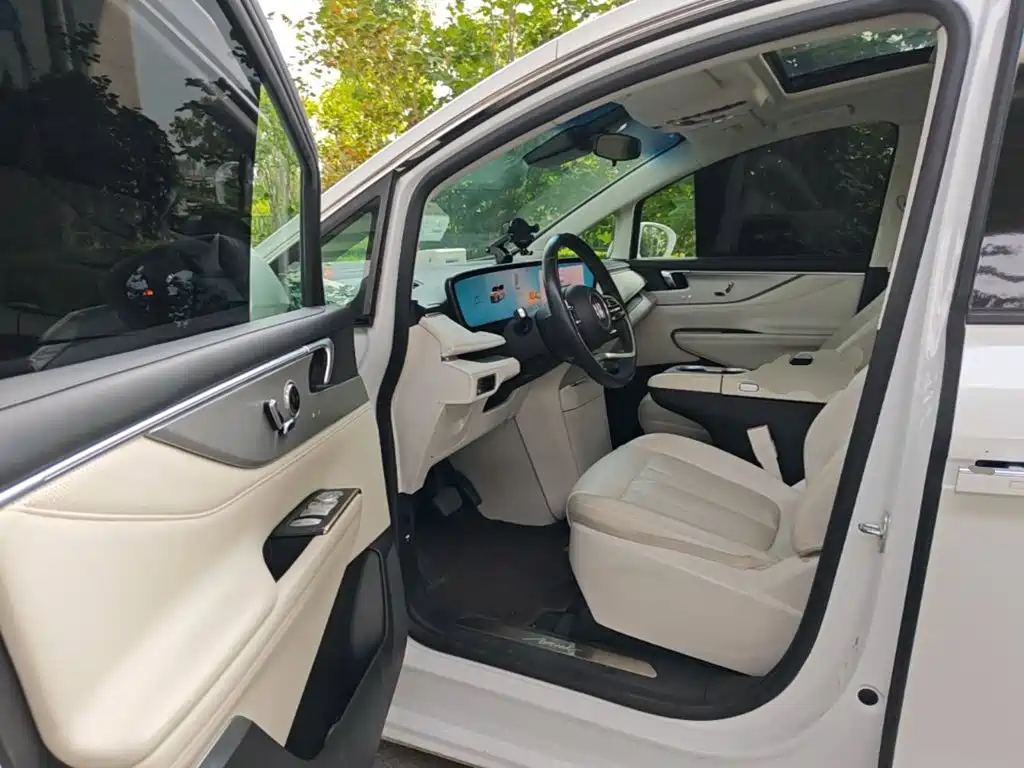 Buick GL8 New Energy 2024 2024 Landglory Smart Enjoy Edition 7-Seater