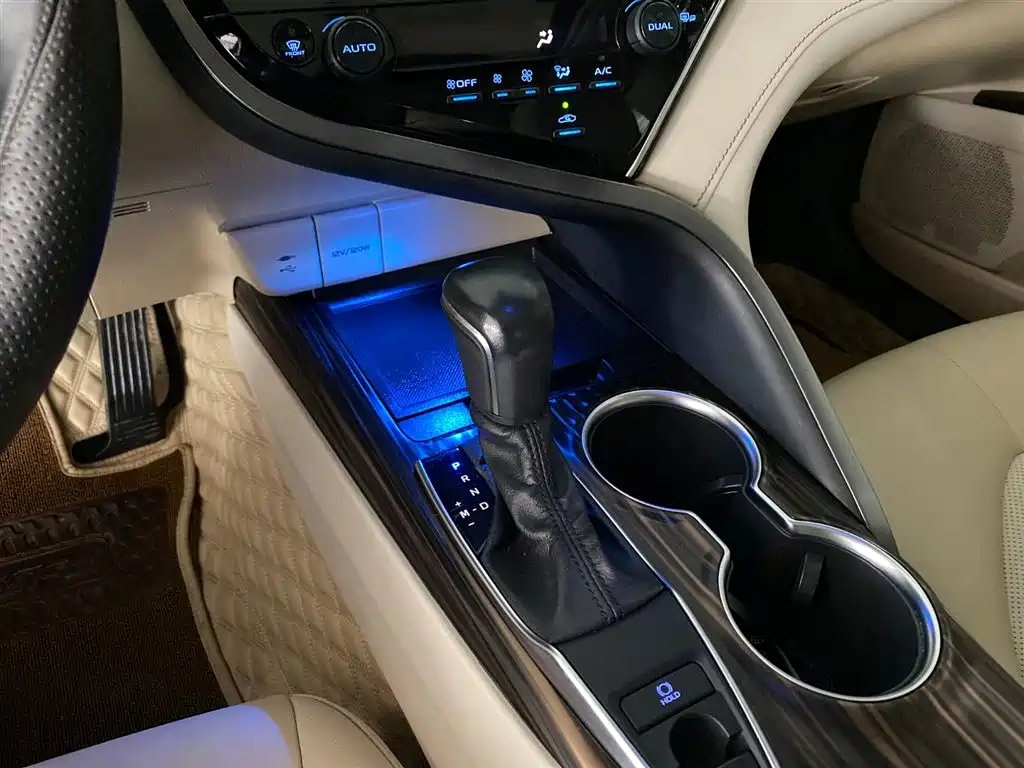 Toyota Camry 2019 2.0G Luxury Edition China VI фото 12