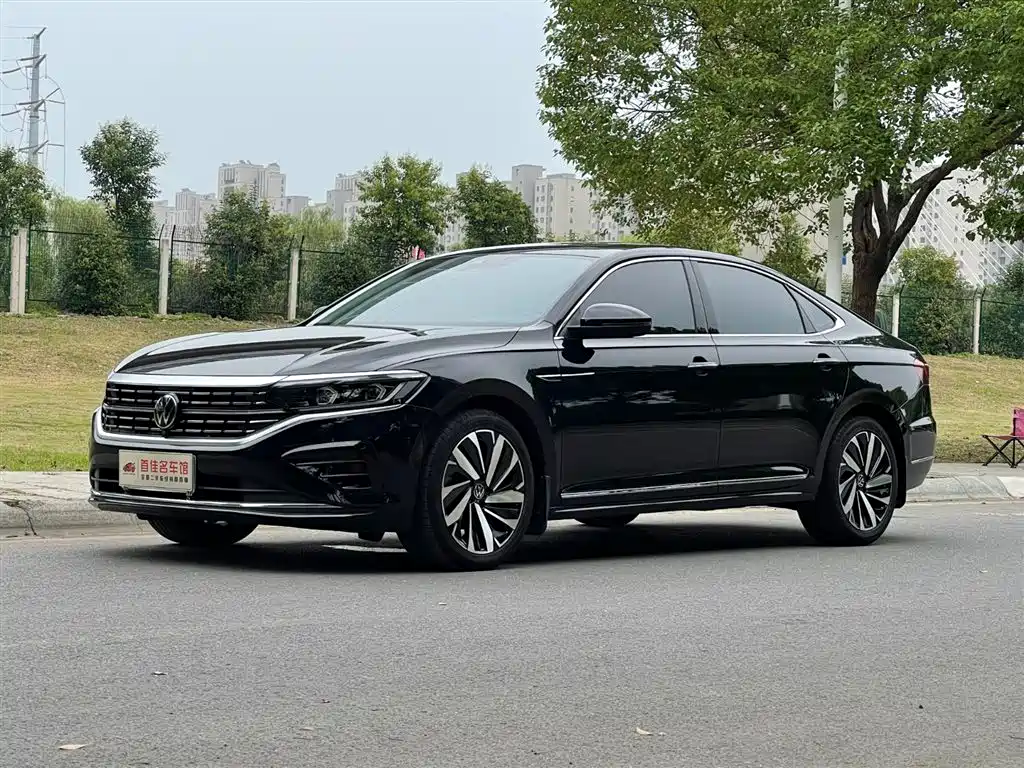 Photo 1 - Volkswagen Passat