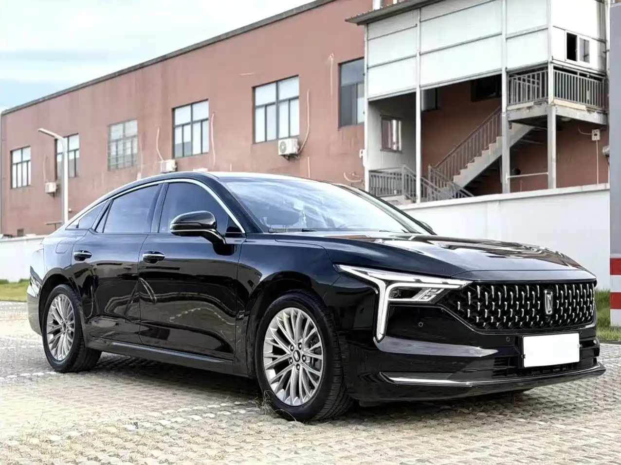 Photo 3 - Besturn B70
