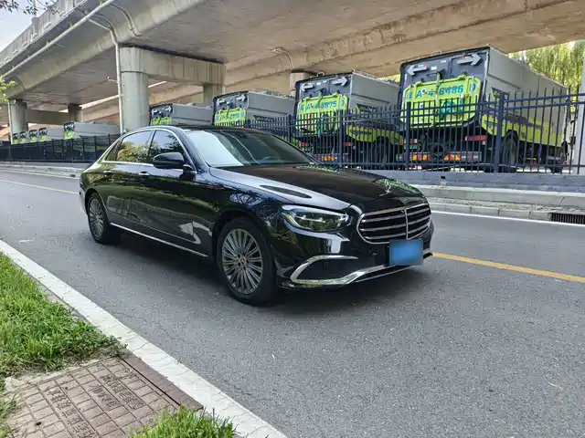 Mercedes-Benz E-Class 2021 E 300 L Luxury — фото 3