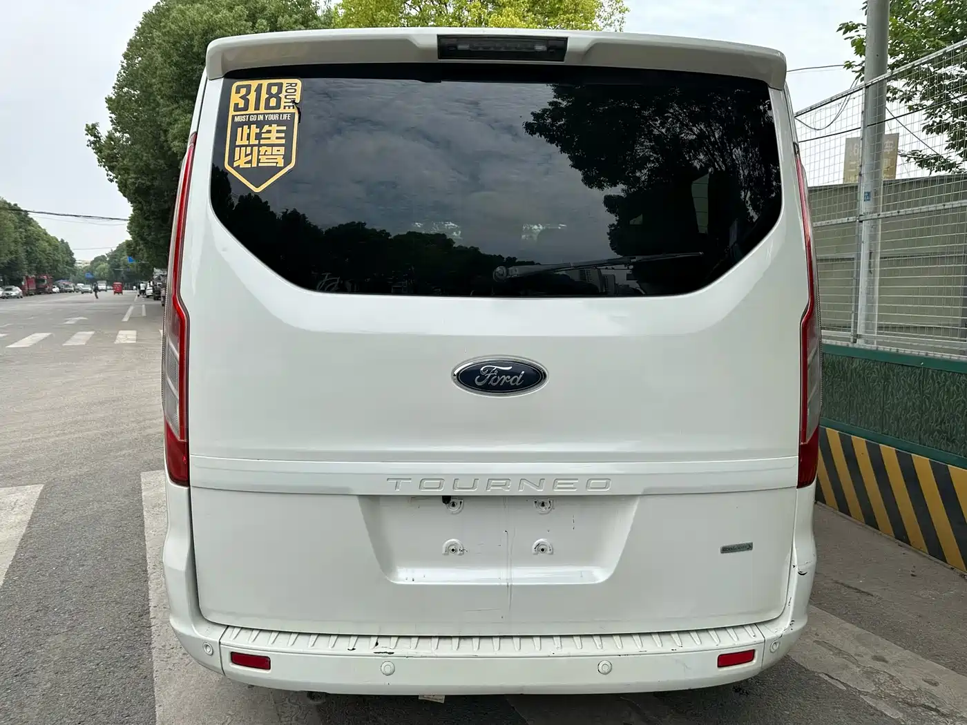 Ford Tourneo 2016 2.0T Manual Elite Edition фото 5