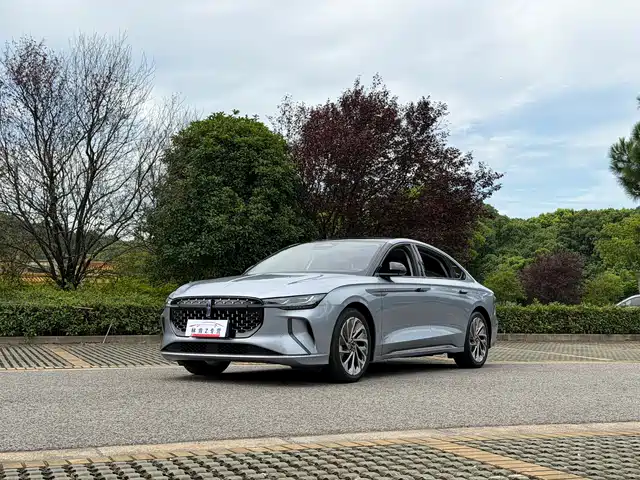 Lincoln Z 2024