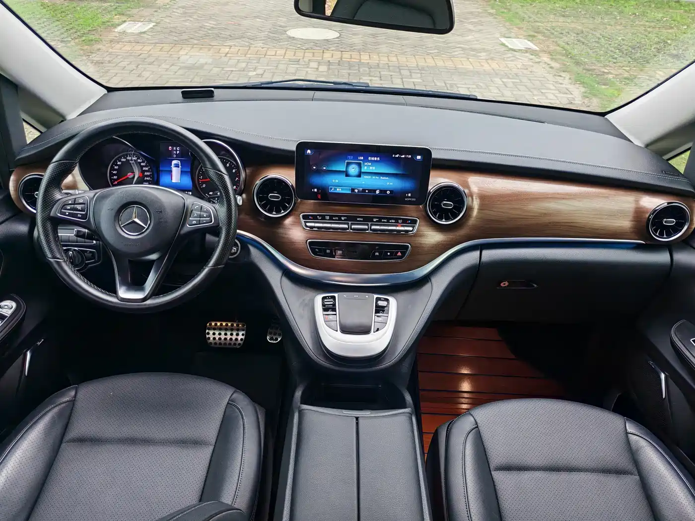 Mercedes-Benz V-Class 2022 V 260 Prestige Edition фото 10