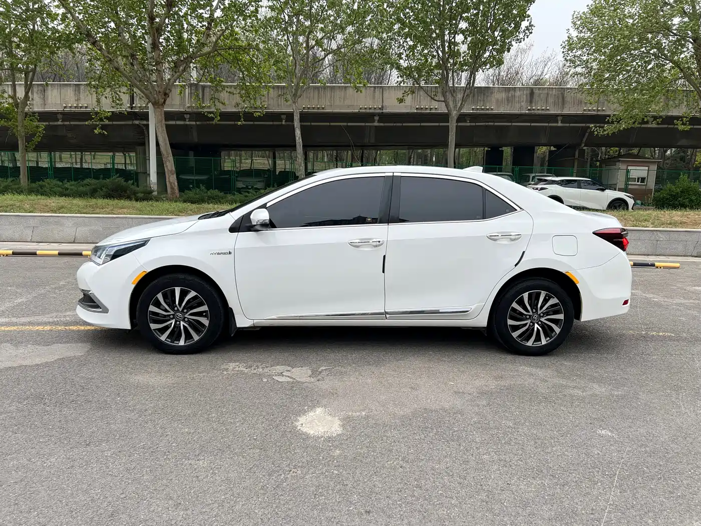 Toyota Corolla 2018 Hybrid 1.8L E-CVT Smart Edition фото 11