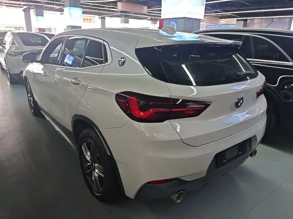 Photo 5 - BMW X2