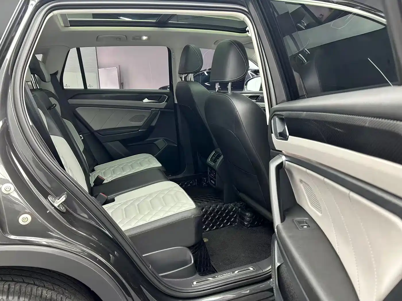 Volkswagen Tayron 2023 280TSI 2WD Luxury Plus Advanced Edition фото 20