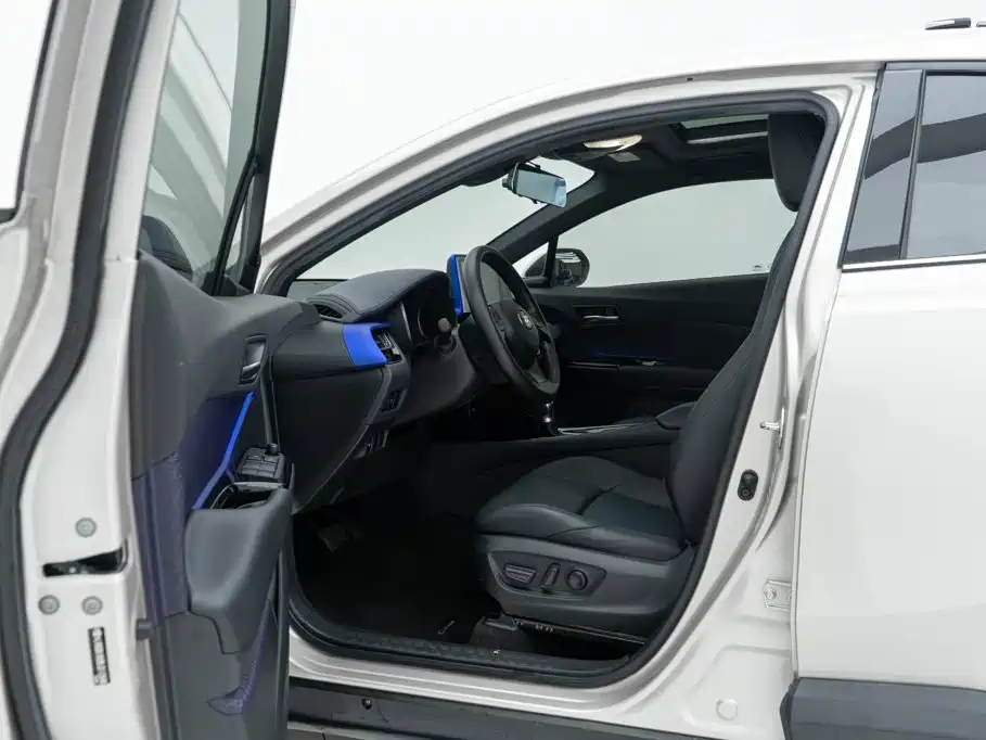 Toyota C-HR 2020 2020 Model 2.0L Leading