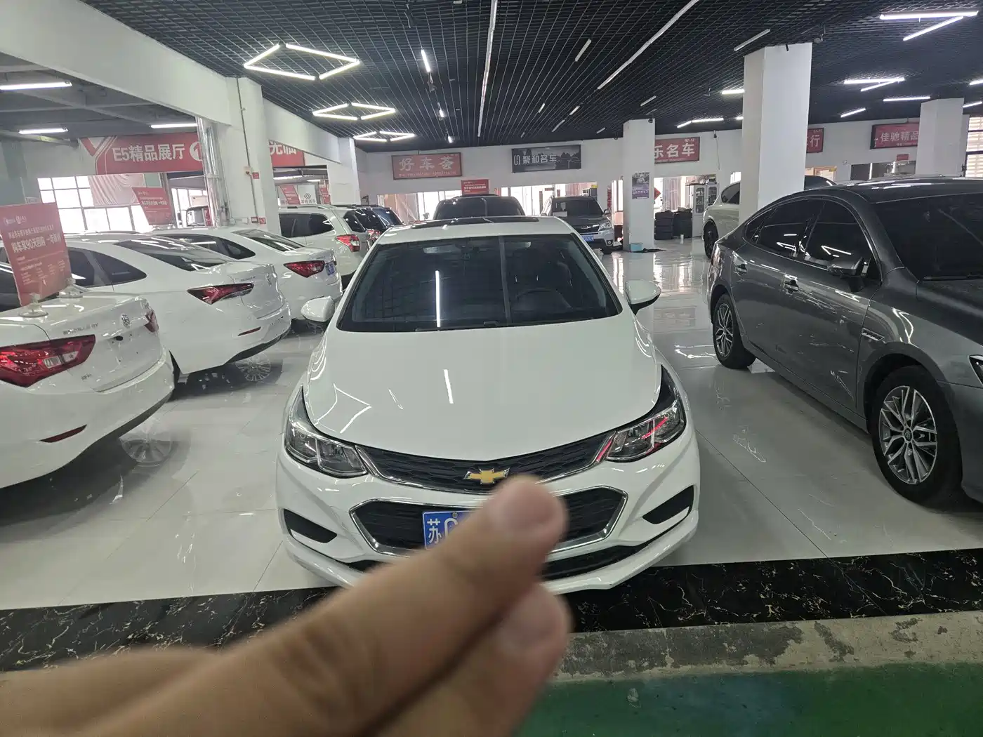 Chevrolet Cruze 2019 2018 320 Automatic Pioneer Sunroof Edition