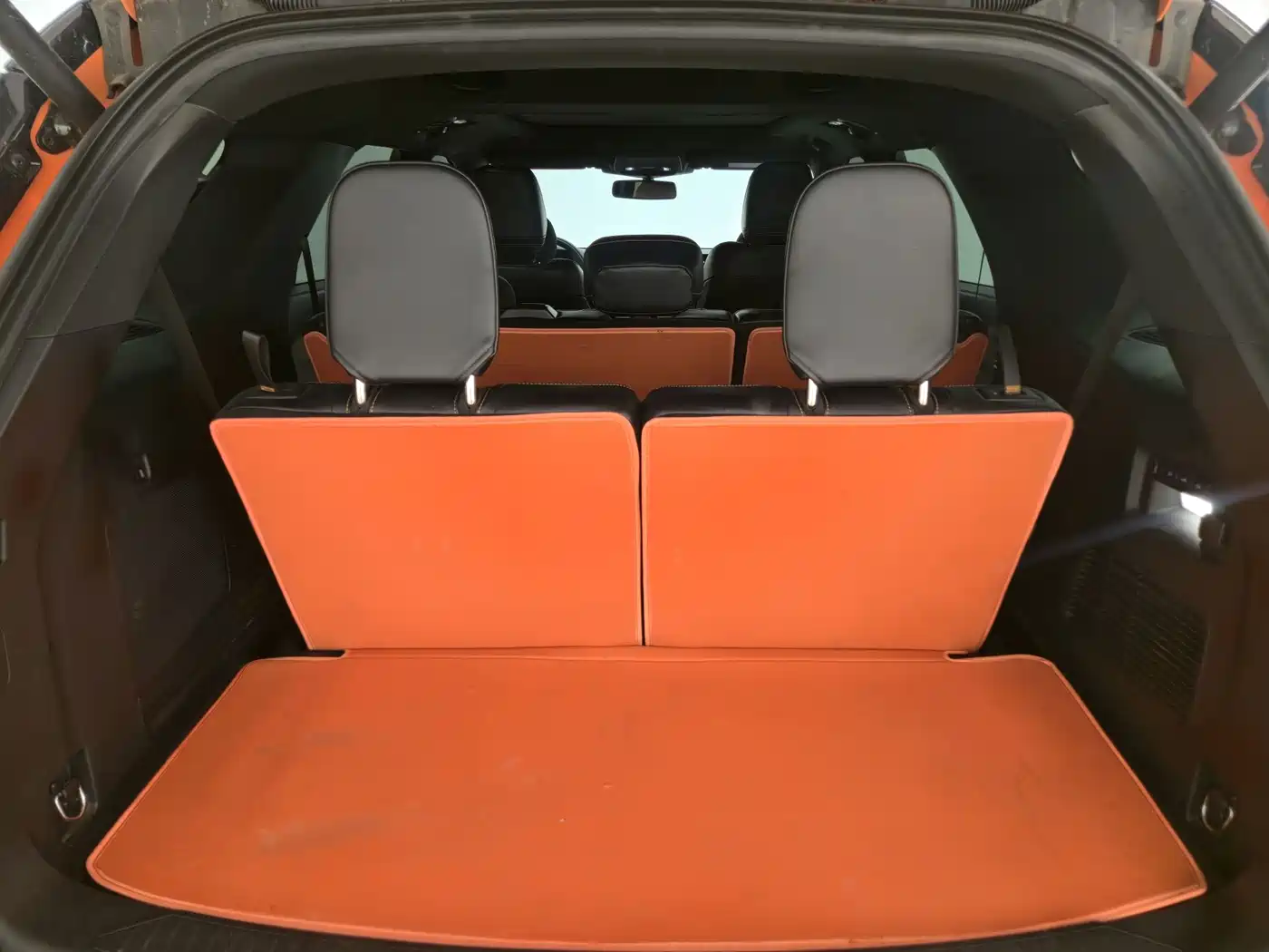 Фото 23 - Ford Explorer