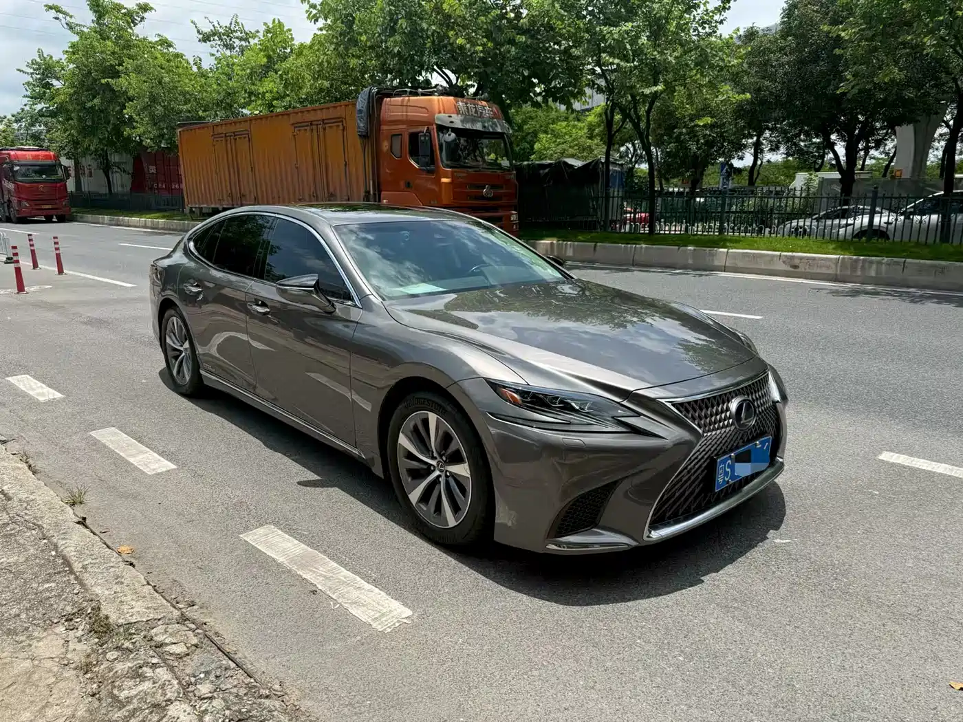 LEXUS LS