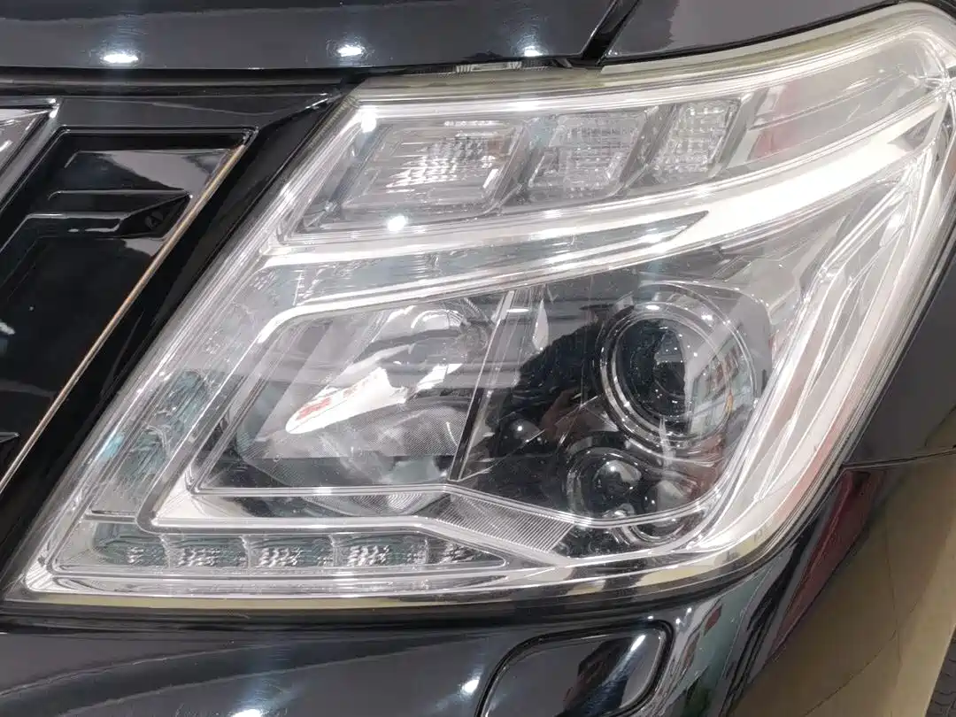 Nissan Patrol 2014 5.6L LE фото 15