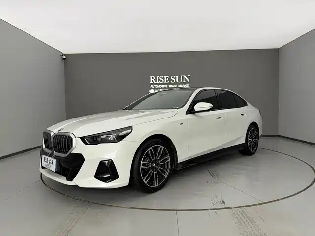 BMW 5 Series (Import) 2024 Model 525i M Sport Package