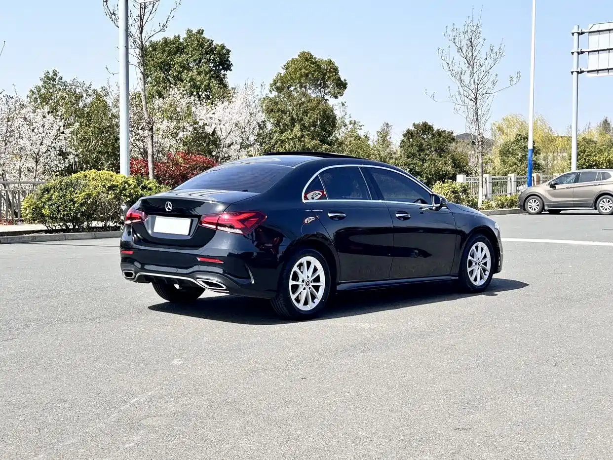 Mercedes-Benz A-Class 2021 A 200 L Sport Sedan Dynamic Type фото 8