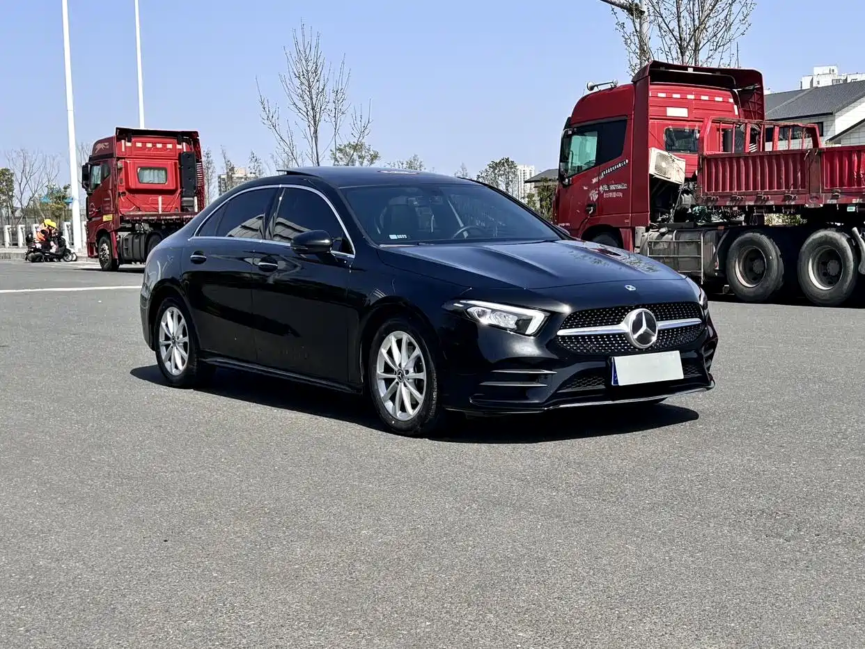 Mercedes-Benz A-Class 2021 A 200 L Sport Sedan Dynamic Type фото 3