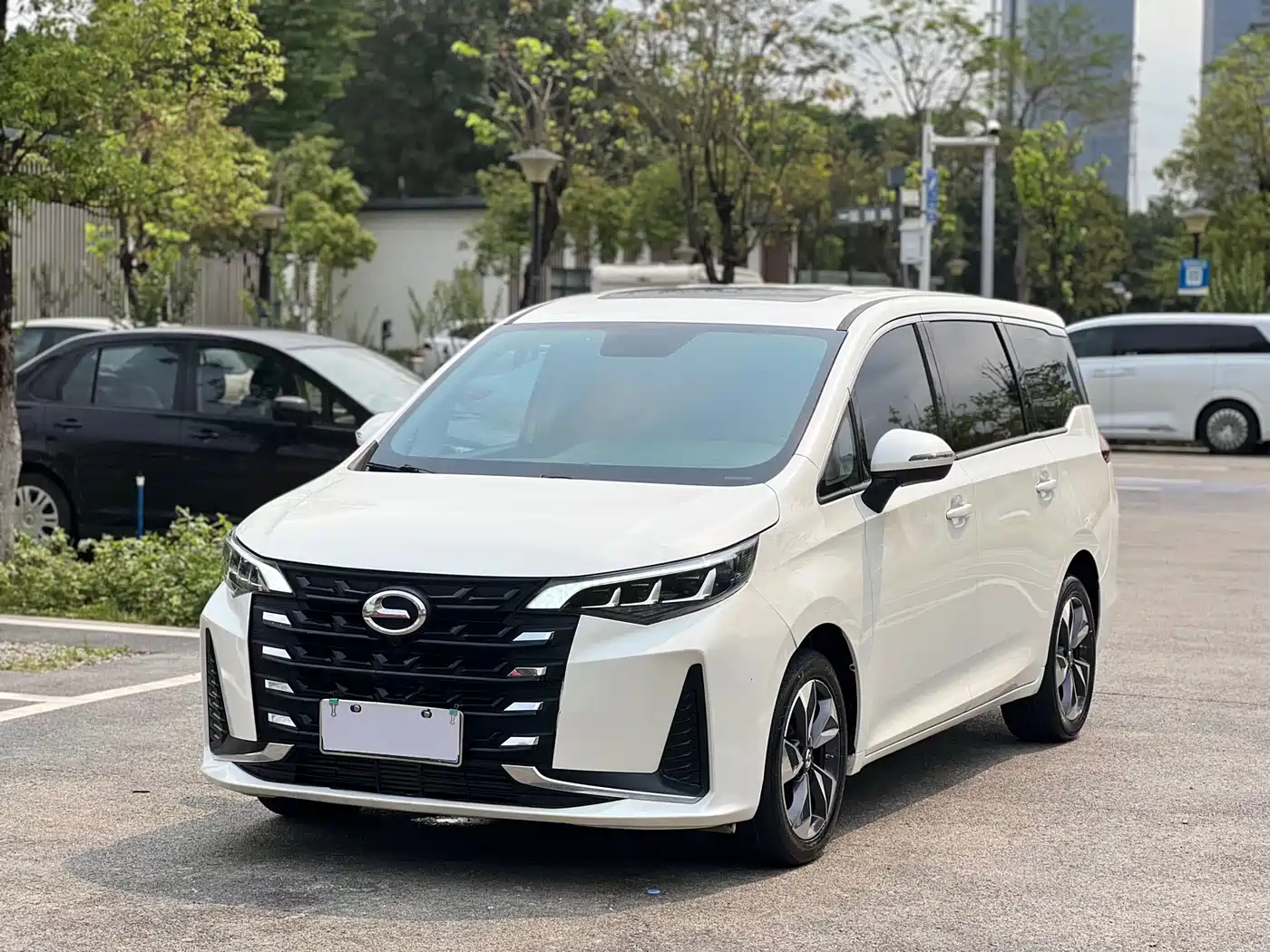 GAC Trumpchi Trumpchi M6 2021 PRO 270T DCT Luxury Edition