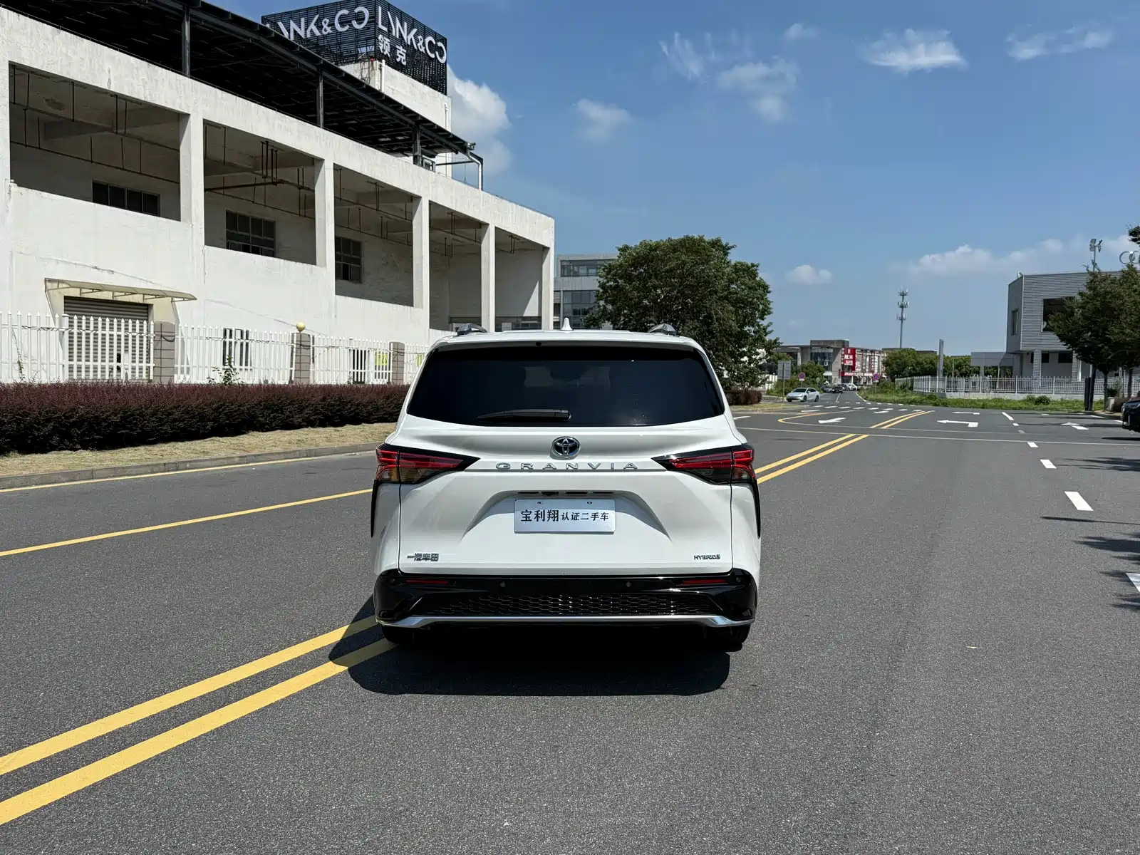Фото 8 - Toyota Granvia