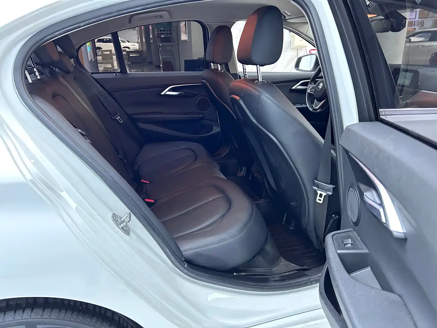 BMW 1 Series 2018 118i Fashion Edition фото 11