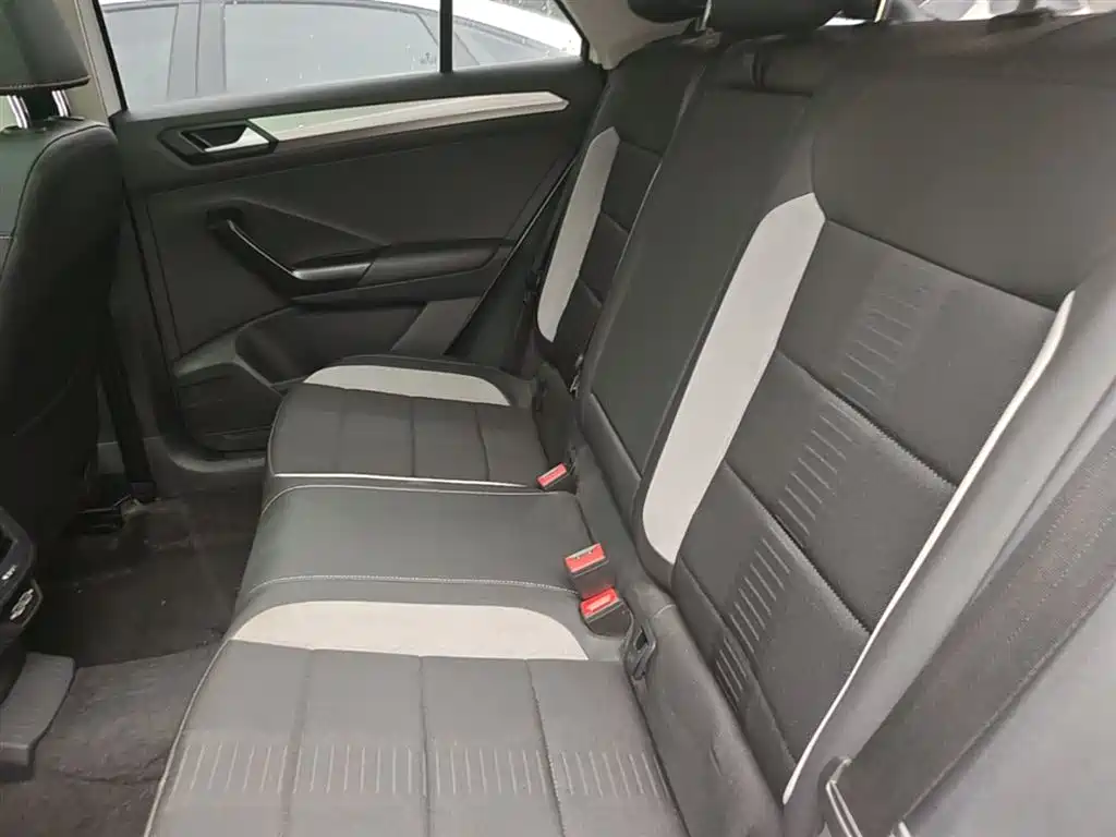 Volkswagen T-ROC 2020 230TSI DSG 2WD Progressive фото 17