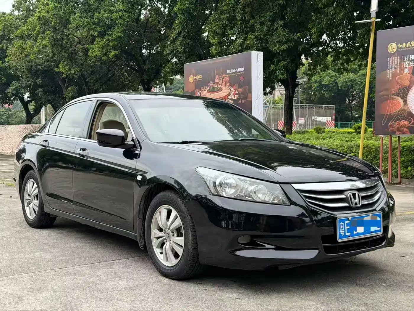 Фото 2 - Honda Accord