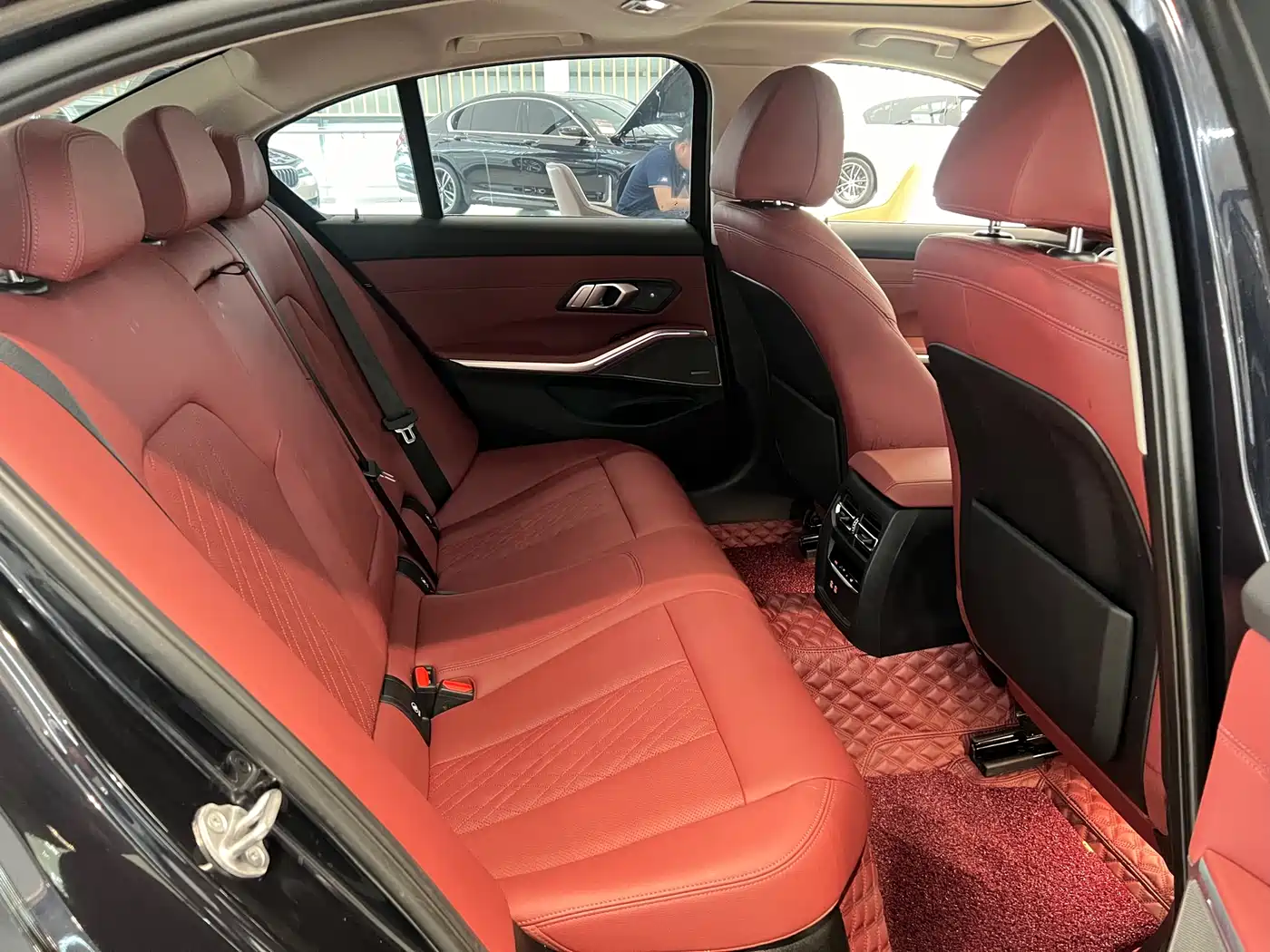 BMW 3 Series 2022 325i M Sport Shadow Edition фото 16