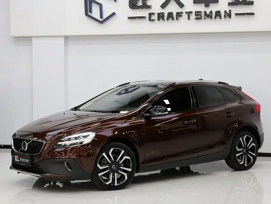 Volvo V40 2018 2017 Cross Country T5 AWD Inscription