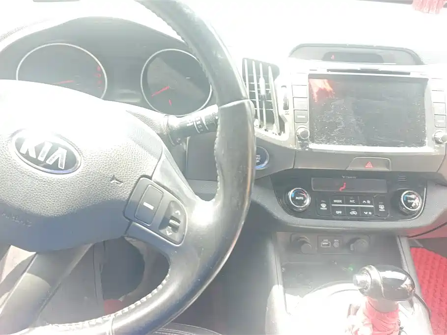 Kia Sportage 2016 2.0L Automatic 2WD DLX фото 12