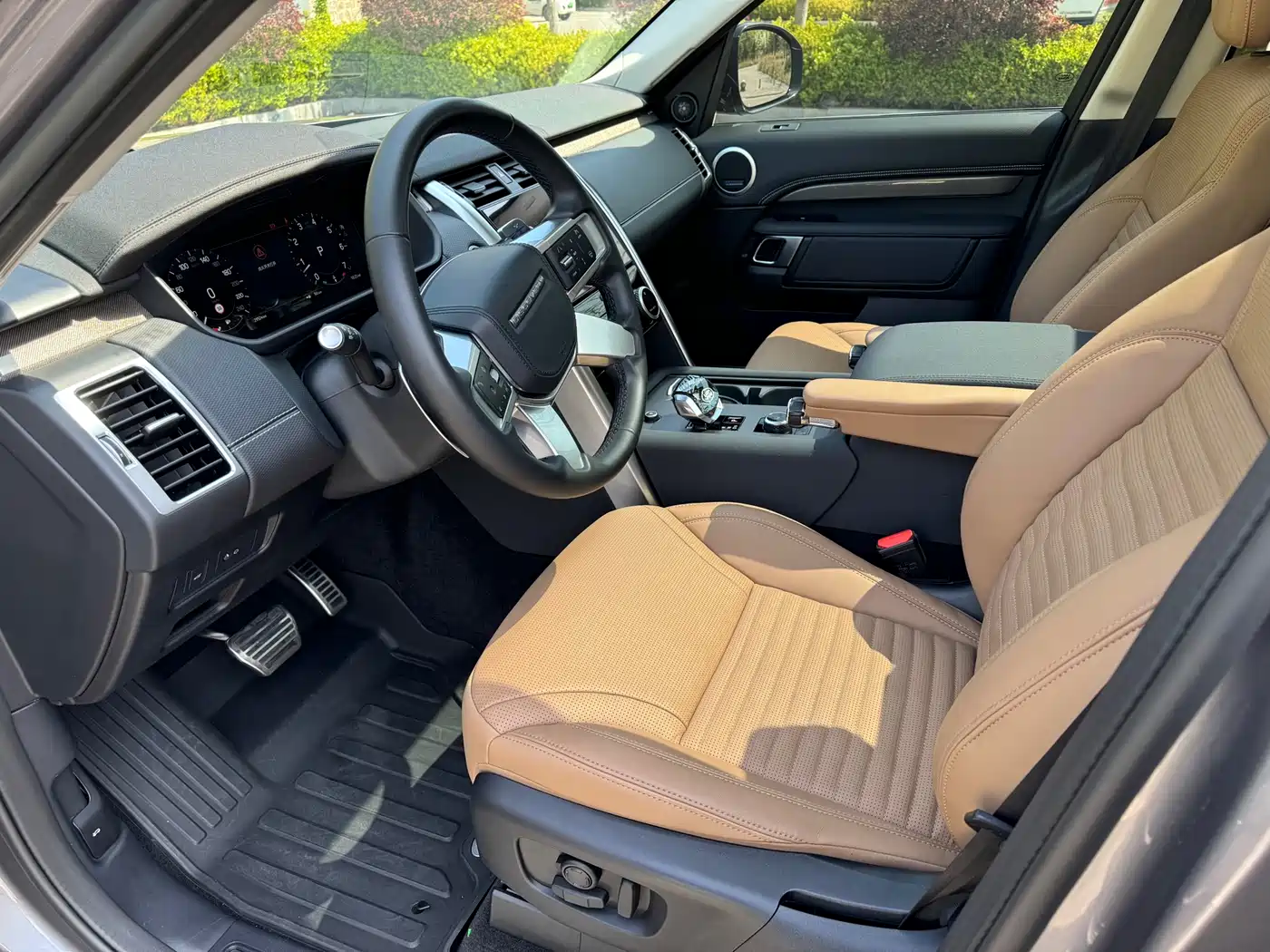 Land Rover Discovery 2023 360PS Metropolis Edition фото 3