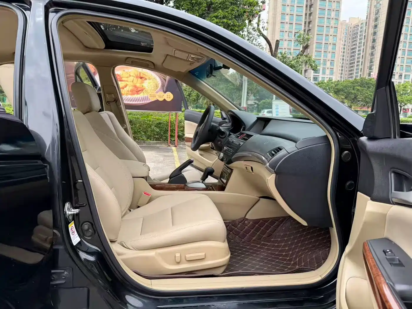 Фото 4 - Honda Accord
