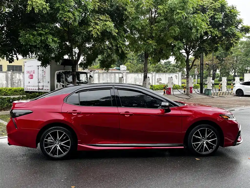 Toyota Camry 2021 Hybrid 2.5HS Fashion Edition фото 10