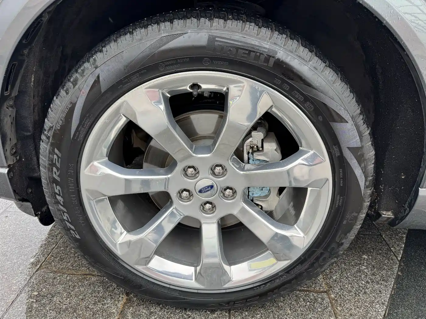 Фото 35 - Ford Explorer