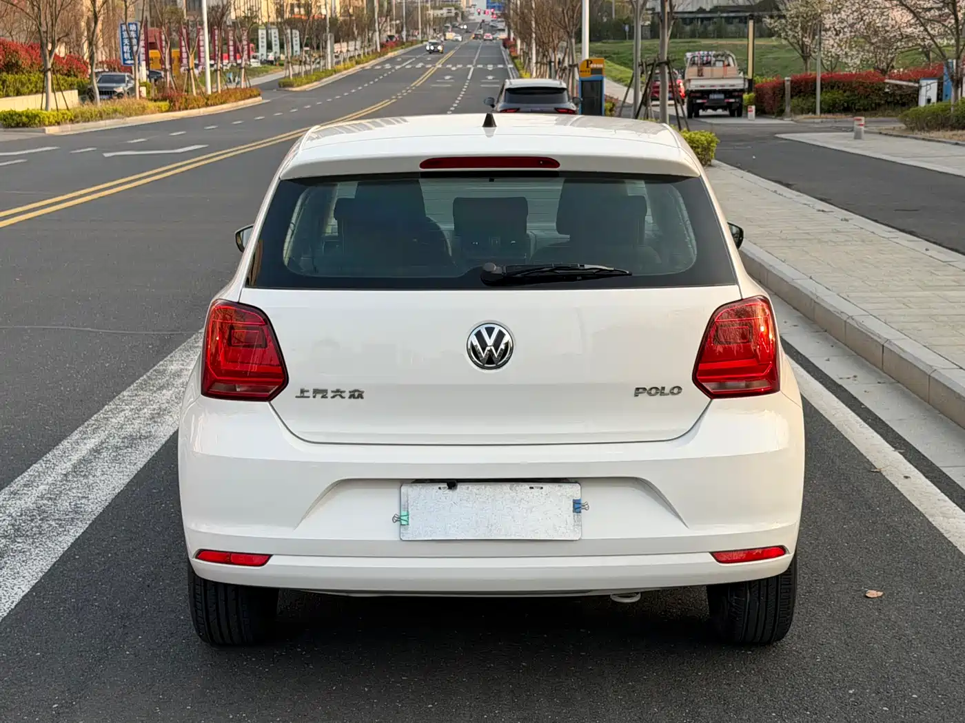 Volkswagen Polo 2016 1.4L Automatic Trend фото 5