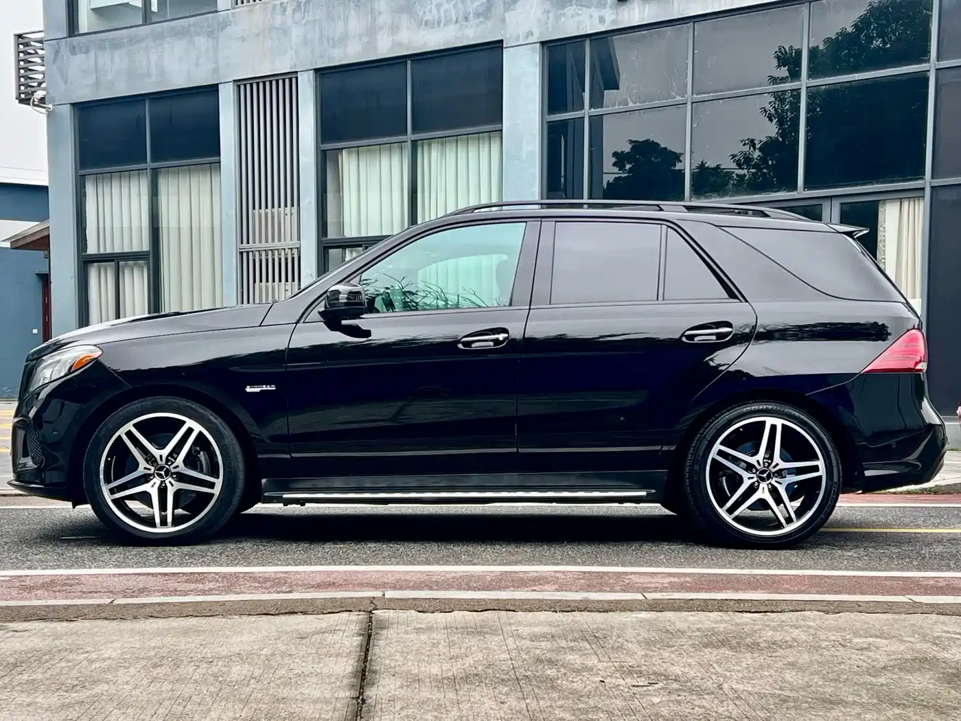 Mercedes-Benz GLE AMG 2018 2017 AMG GLE 43 4MATIC