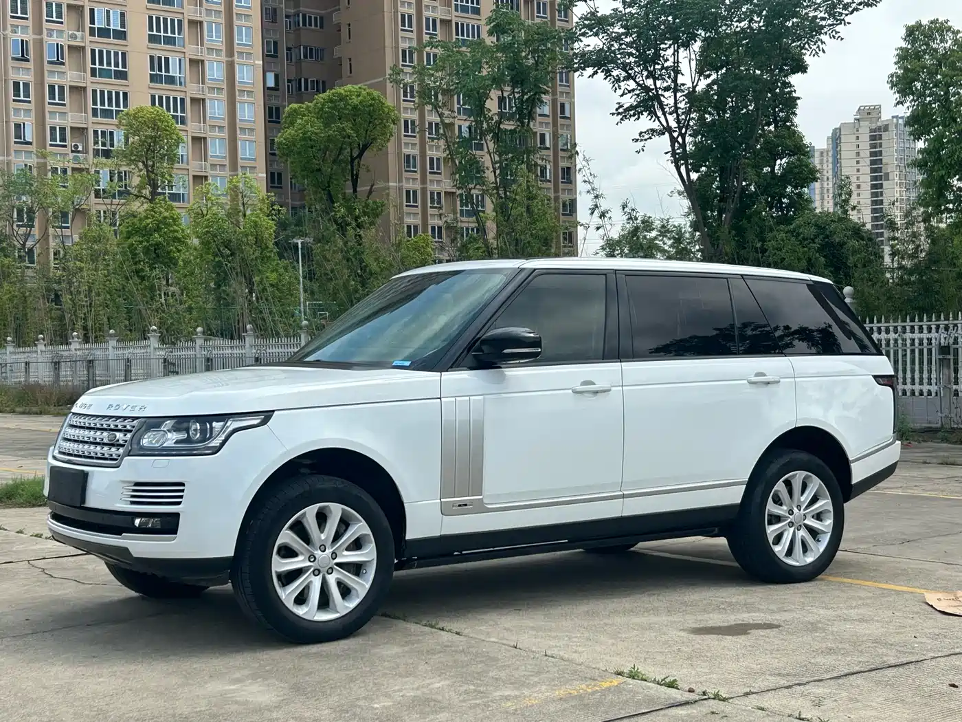 Фото 1 - Land Rover Range Rover