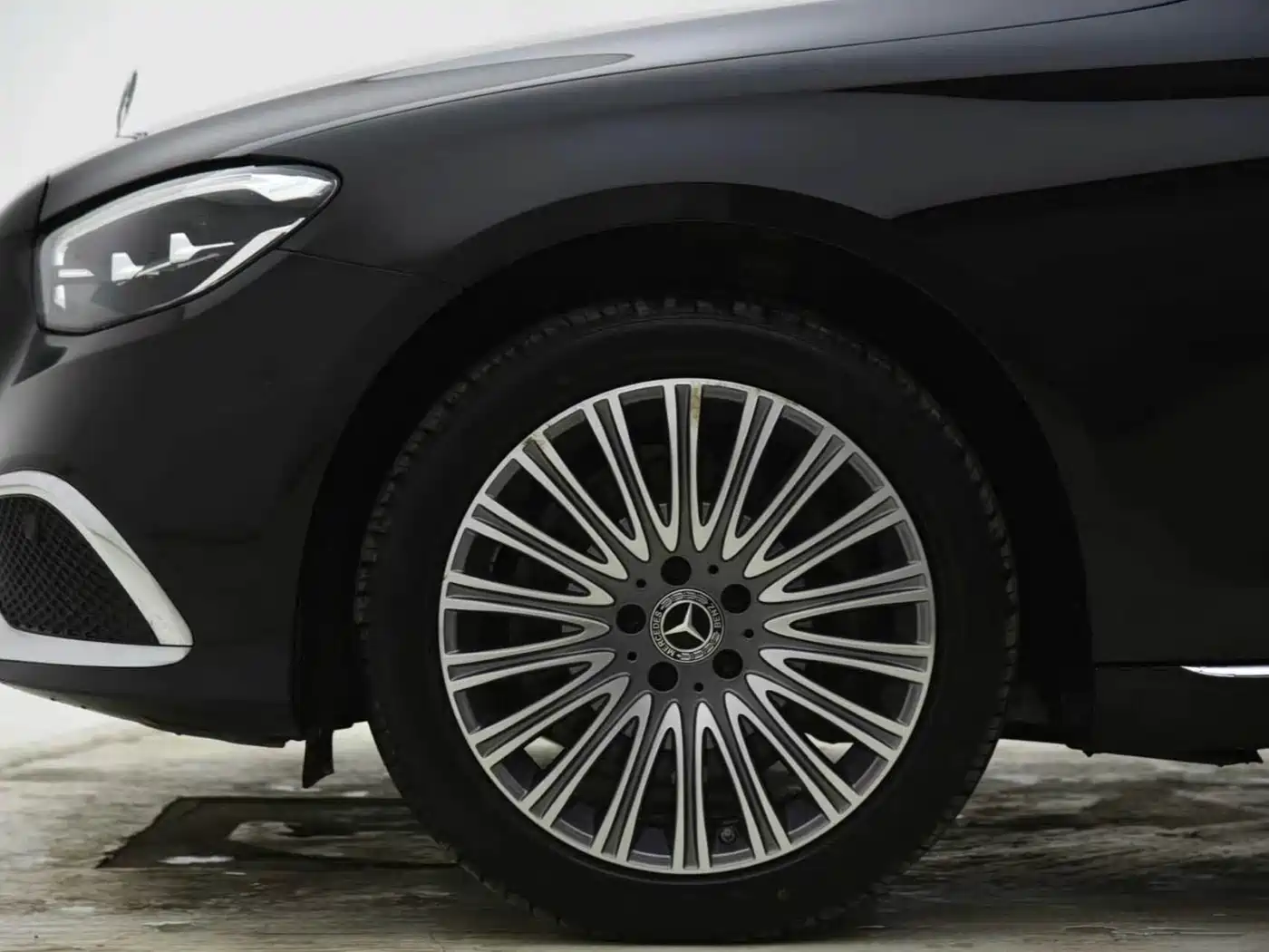 Mercedes-Benz E-Class 2022 Second Facelift E 300 L Luxury фото 5