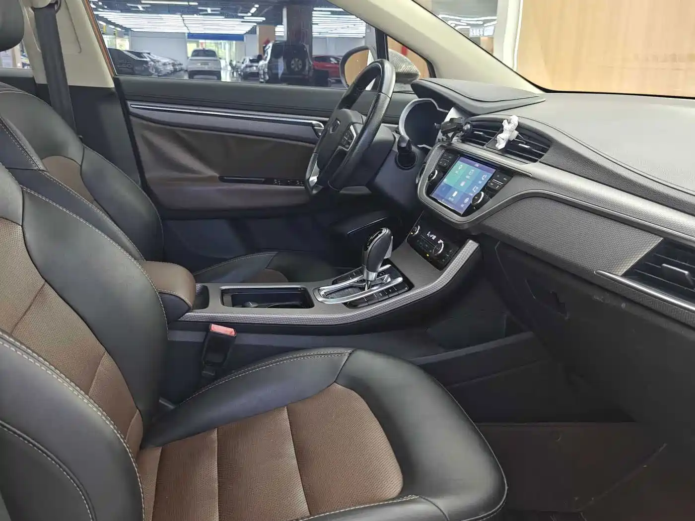 Geely Emgrand GS 2016 2016 Elegant Edition 1.3T Automatic Premium Type