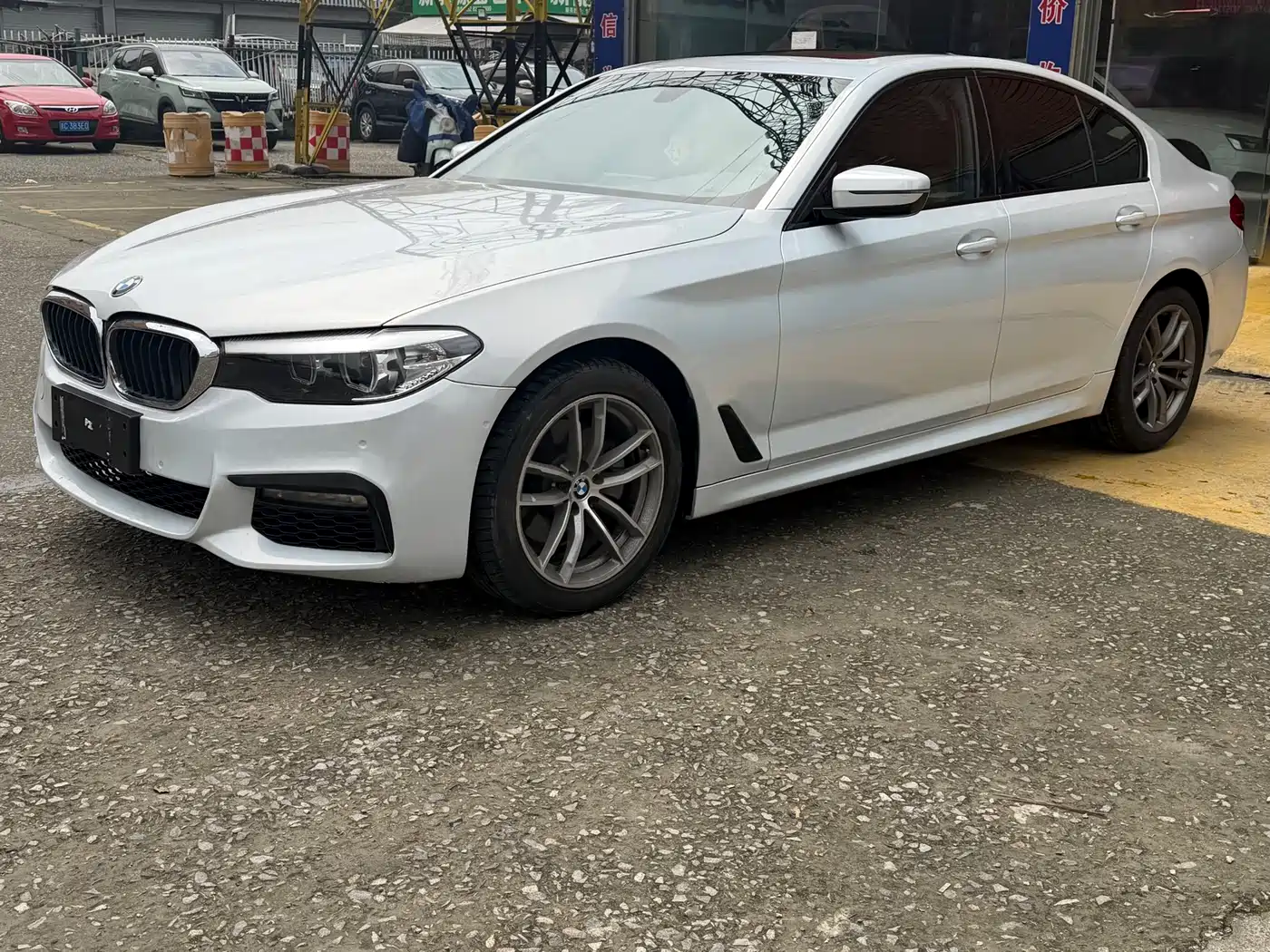 BMW 5 Series (Import) 2018 525i M Sport Package фото 2