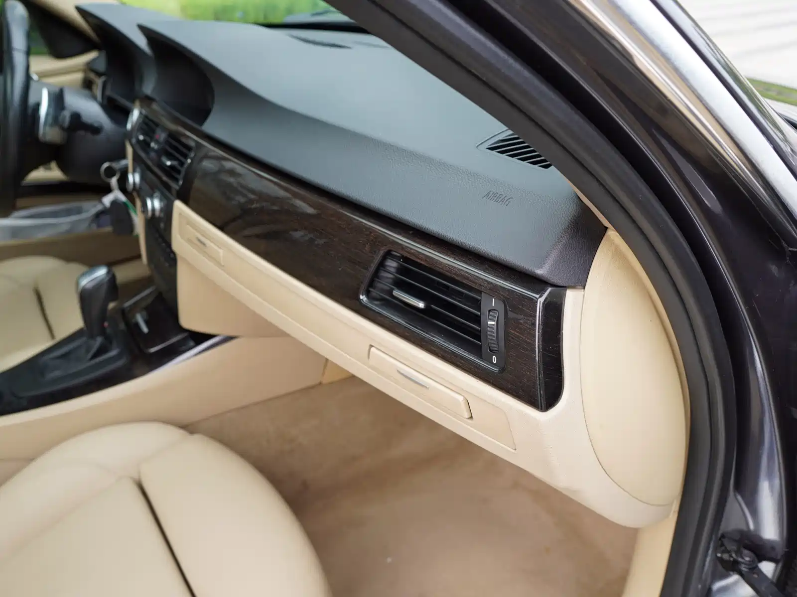 Photo 21 - BMW 3 Series