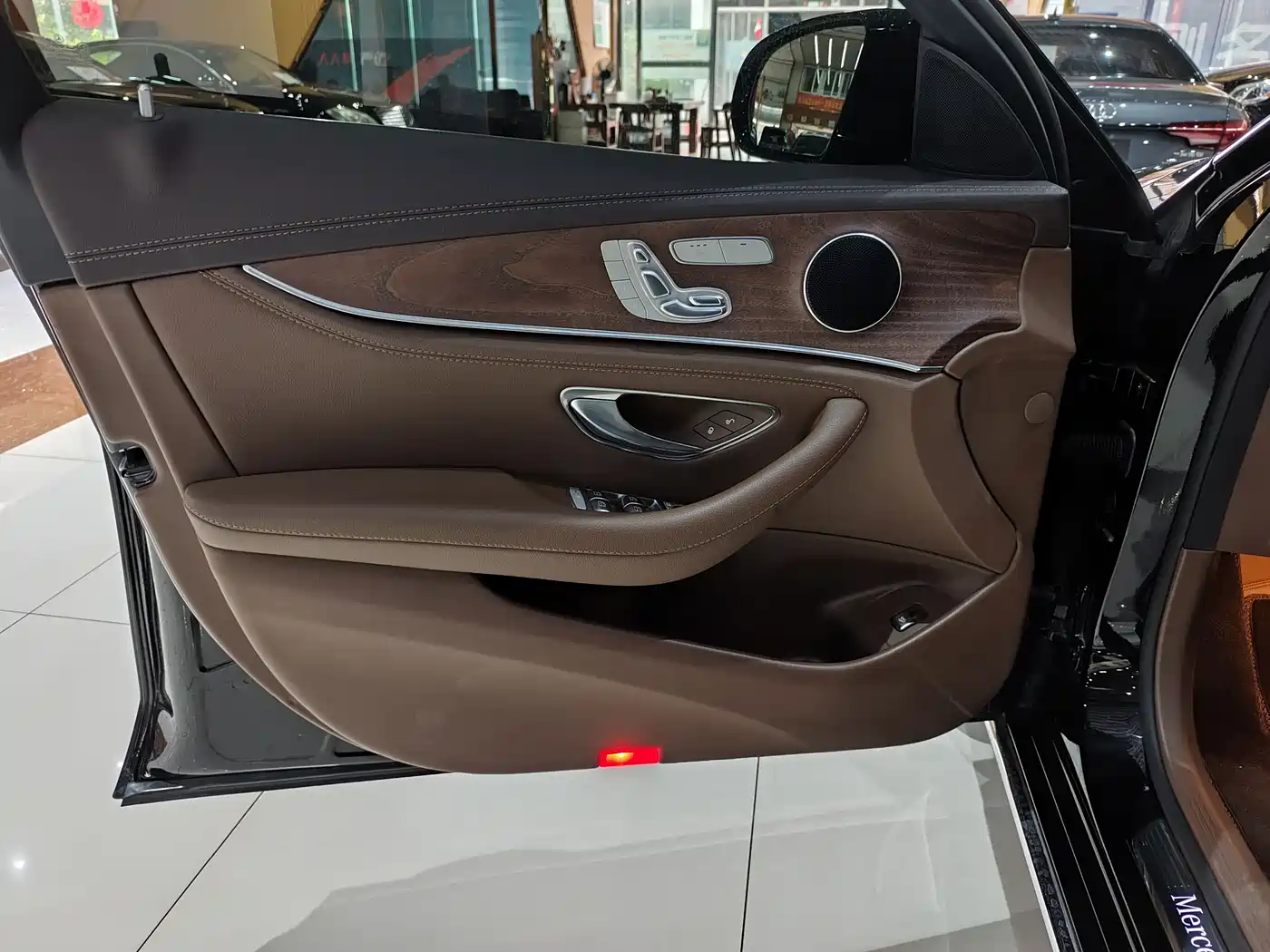 Mercedes-Benz E-Class 2023 Facelift E 300 L Fashion фото 3