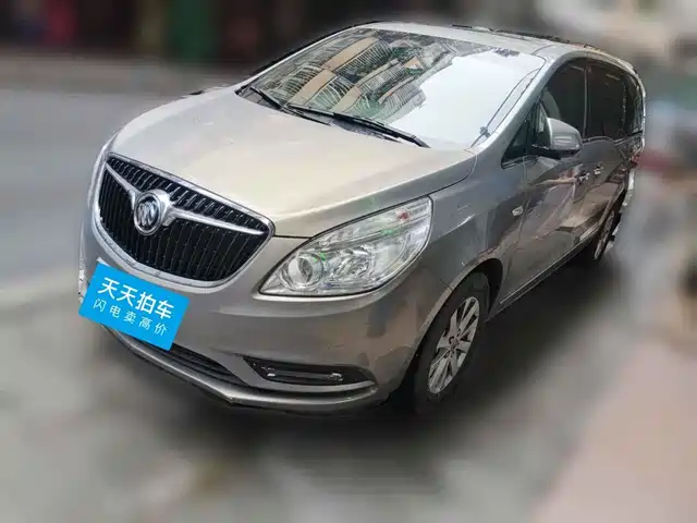 Buick GL8 2018 28T Luxury Model China VI — фото 1