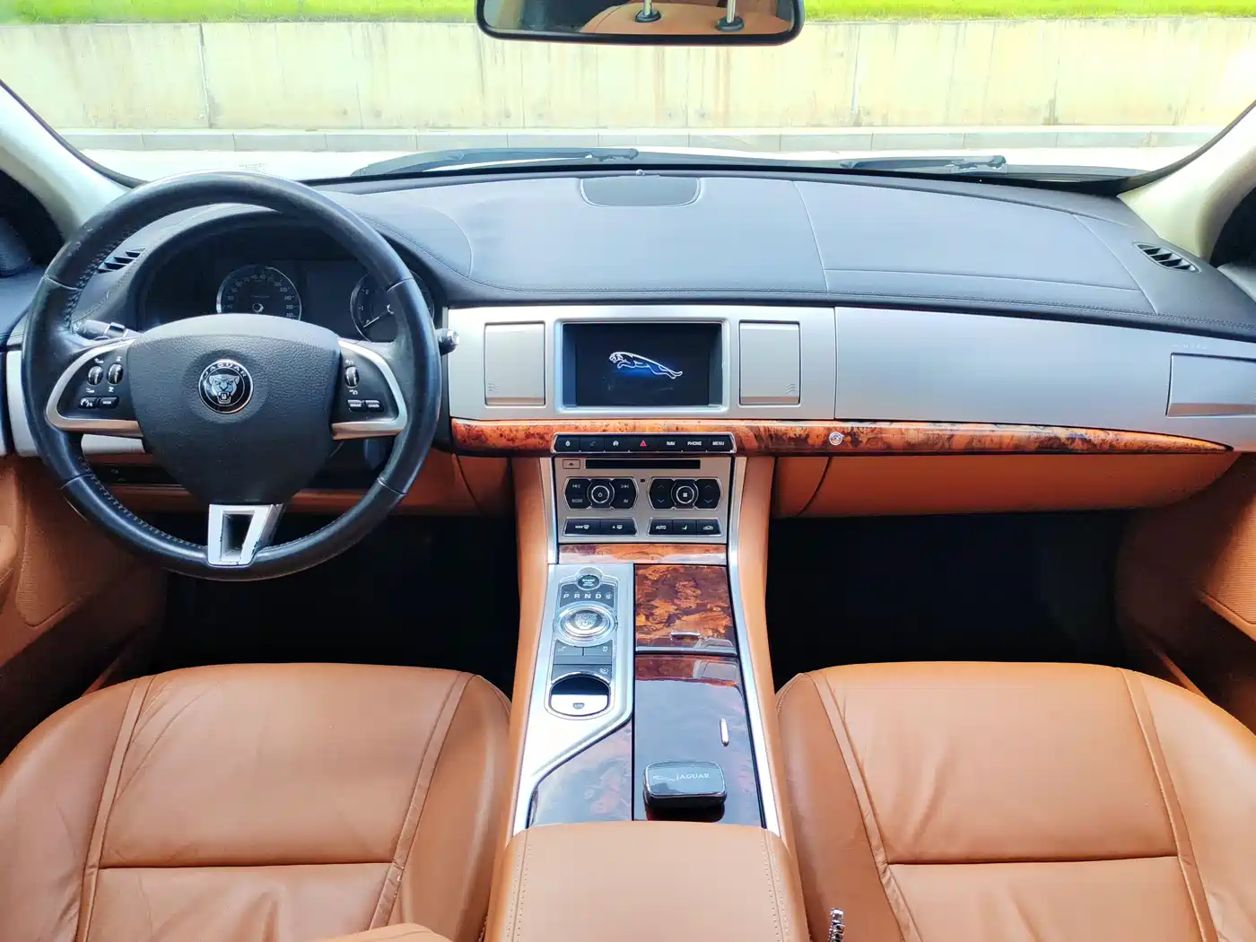 Jaguar XF 2015 2015 XF 2.0T Luxury Edition