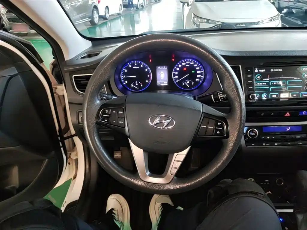 Hyundai Mistra 2014 1.8L Auto Smart GLS фото 11