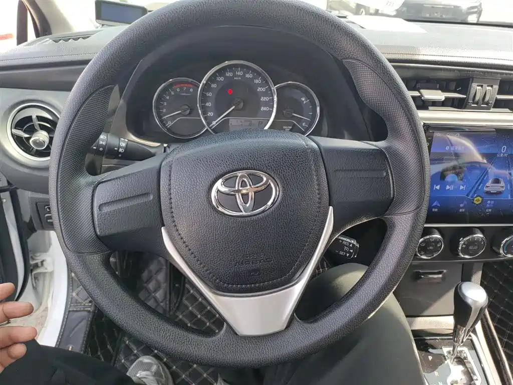 Toyota Corolla 2018 1.2T S-CVT GL Smart Edition фото 7