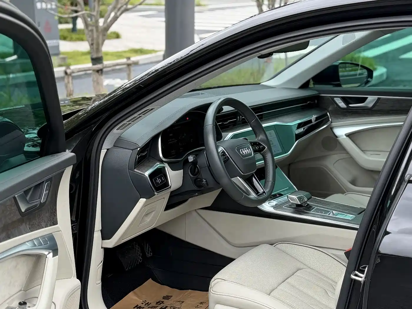 Фото 5 - Audi A6L