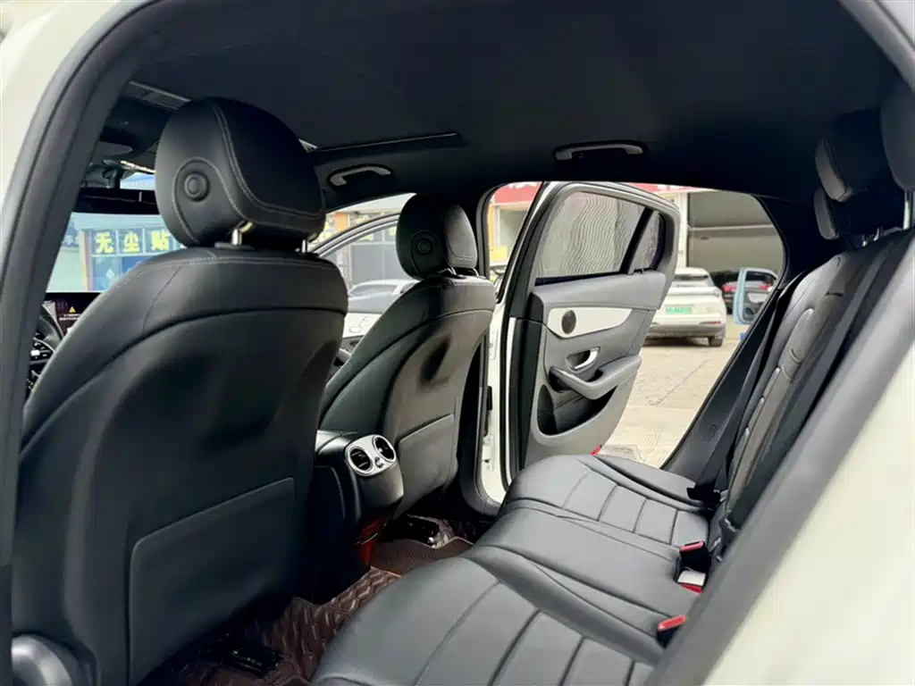 Mercedes-Benz GLC Coupe 2020 GLC 260 4MATIC Coupe SUV фото 4