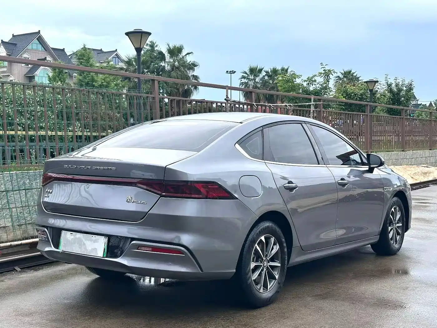 BYD Qin PLUS 2023 Champion Edition DM-i 120KM Leading Type фото 8