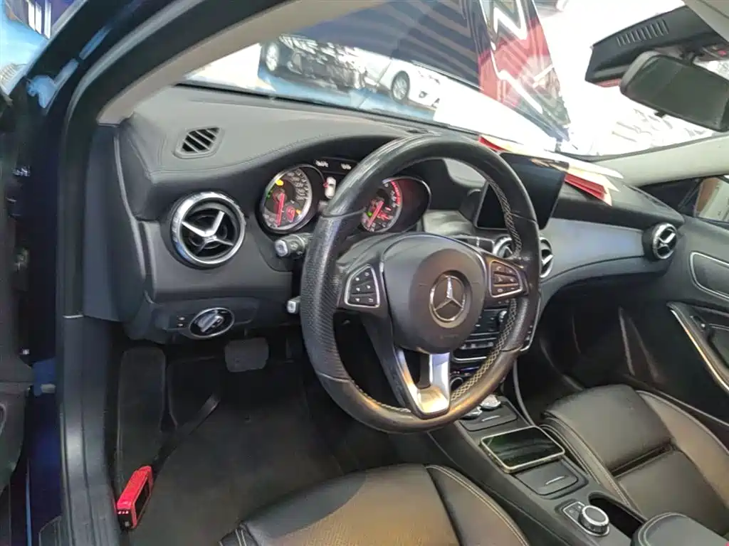 Mercedes-Benz GLA 2016 GLA 220 4MATIC Fashion фото 10