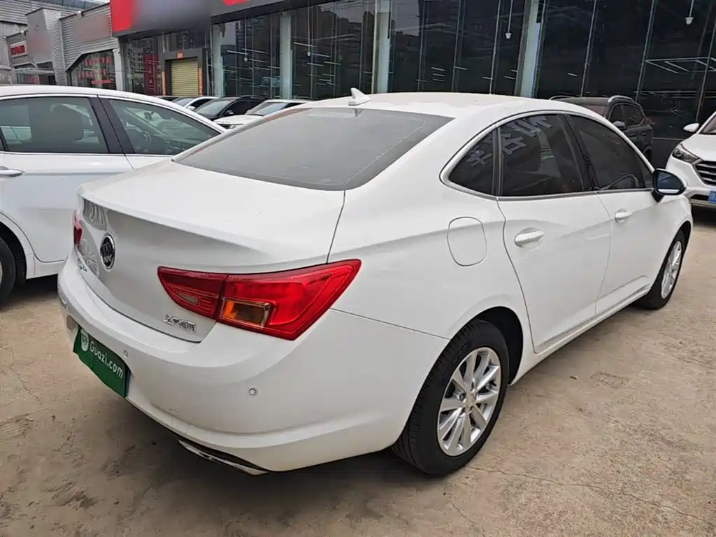 Buick Verano 2017 Sedan 20T DCT Elite фото 7