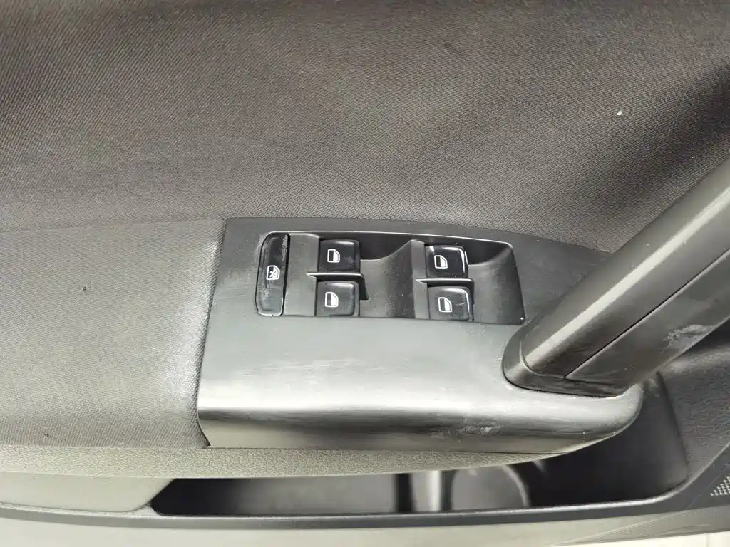 Фото 9 - Volkswagen Lavida